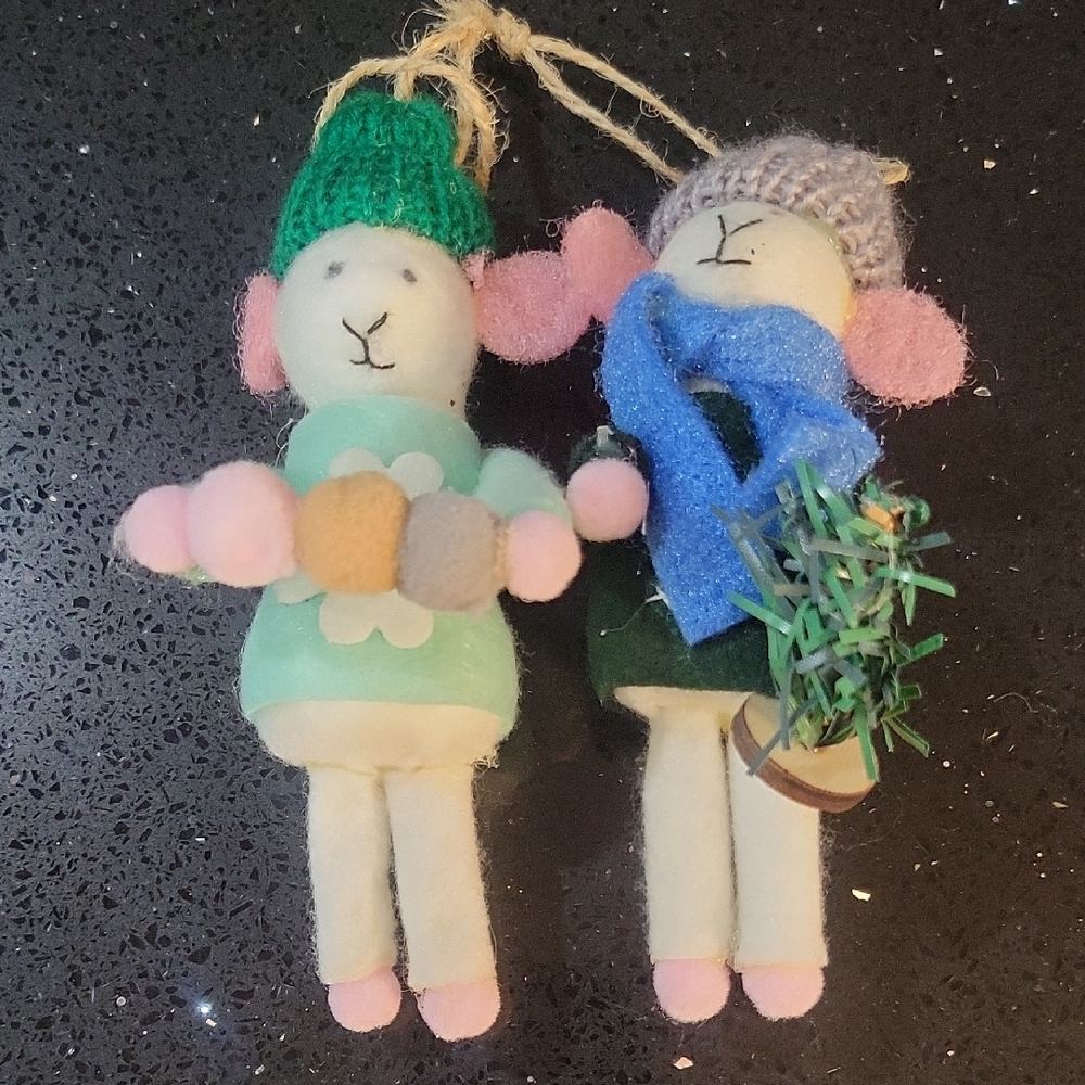 Cute Sheep Ornaments with Knit Accessories